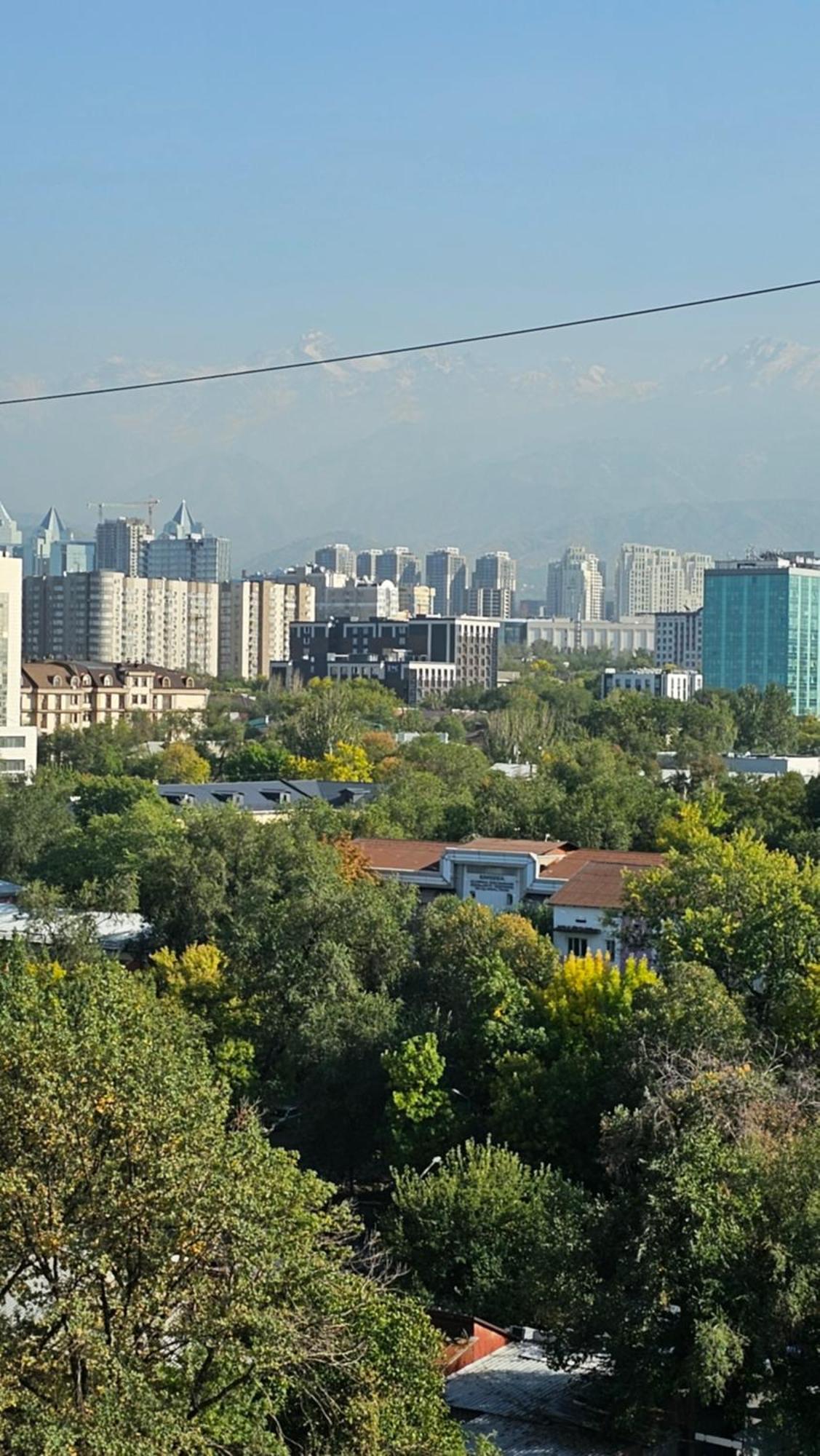 Novy Jk V Samom Centre Goroda Almaty Exterior foto